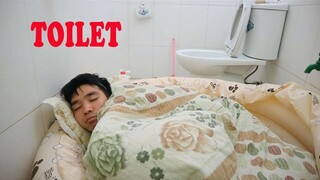 PHD | Thử Thách 24 Giờ Trong Nhà Vệ Sinh | 24 Hours In The Toilet