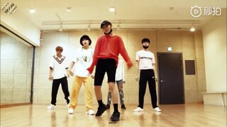 来吹一波SWIN，这首25hours练习室的录音版和真声版几乎没差！听得出区别吗？