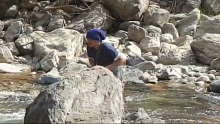 cast net fishing in Nepal |