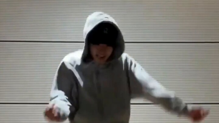 [2PM Jang Wooyoung] This guy looks like this when he's not doing cheap dances... The main dancer's f