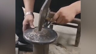 This little gong beats out an electronic music rhythm~