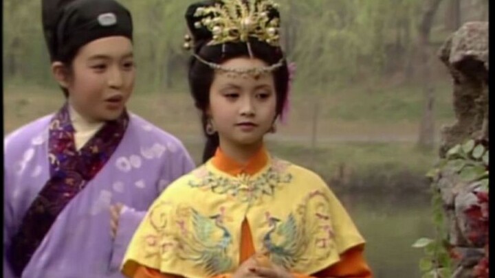 Wang Xifeng, Qin Keqing dan Putri Yuan di bawah filter bayi