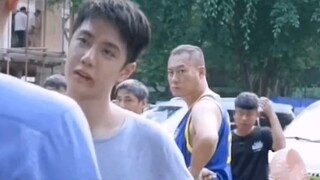 Có phải trông giống một đứa trẻ muốn thắng trong một cuộc tranh luận không? Ha ha ha…