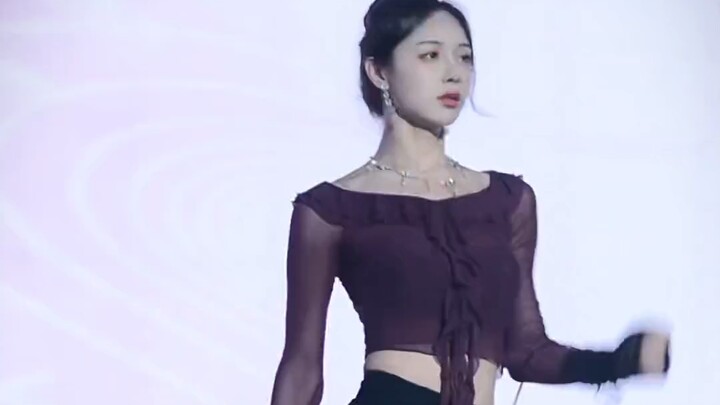 [North China University of Science and Technology]: The K-pop dance craze has swept the campus