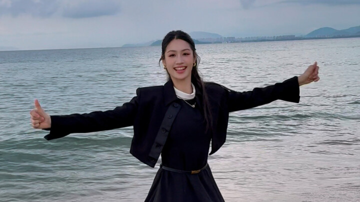 The seaside young man is here!