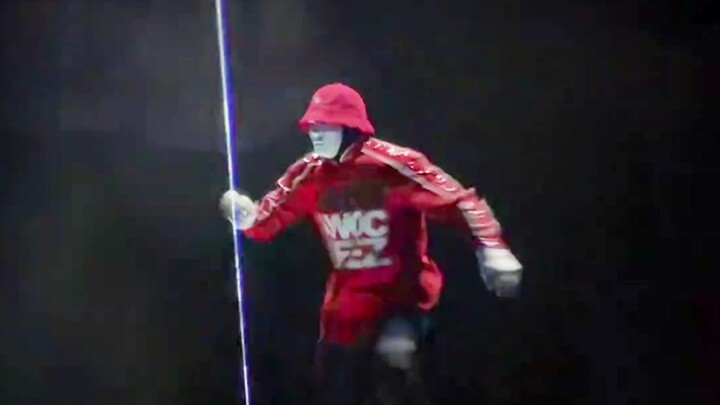 It’s not just the dancers—looks like the lighting tech burned out too!