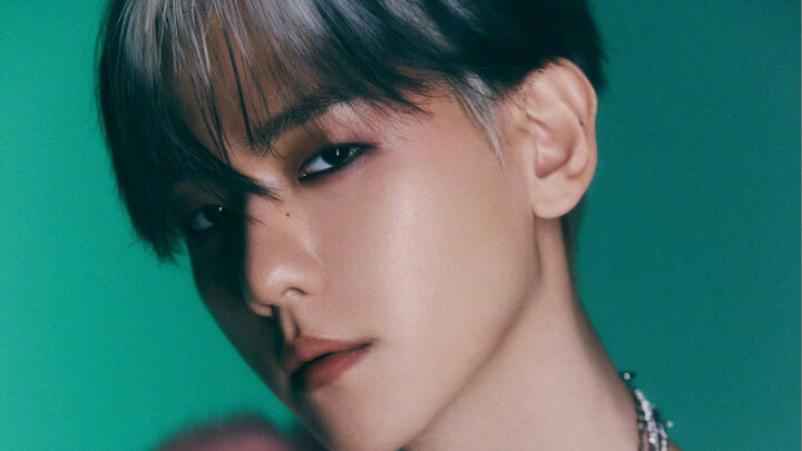Baekhyun’s spoilers are so professional… He sang the first line of his part in “Cream Soda”!