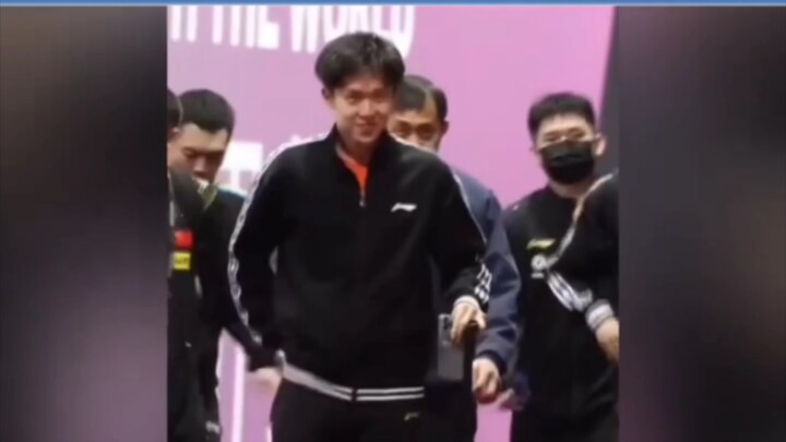 【หวัง ชู่ฉิน】คนเกิดปี 2000 ก็กำลังอยู่ในวัยที่รักสวยรักงามนี่แหละ