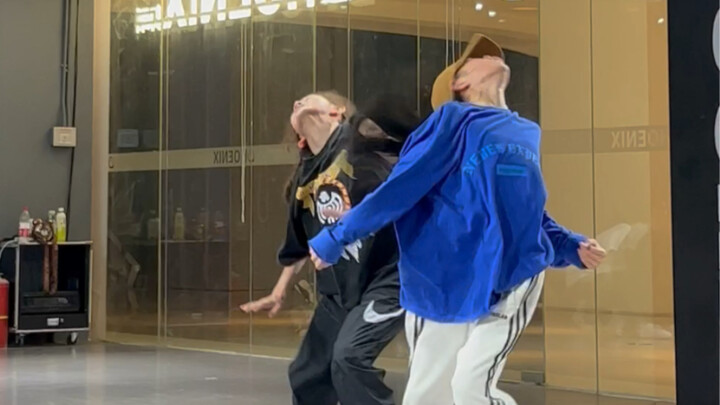 These two sisters are so cool #tbao choreography