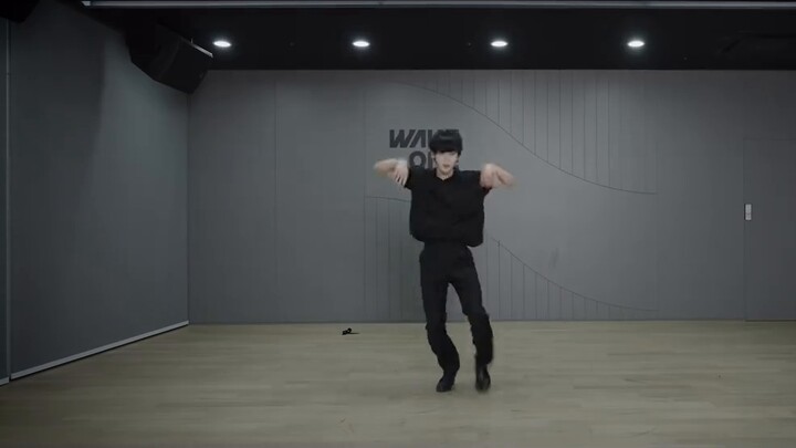 TAEMIN 'Penjahat' Dicover oleh ZEROBASEONE Han Weichen |.