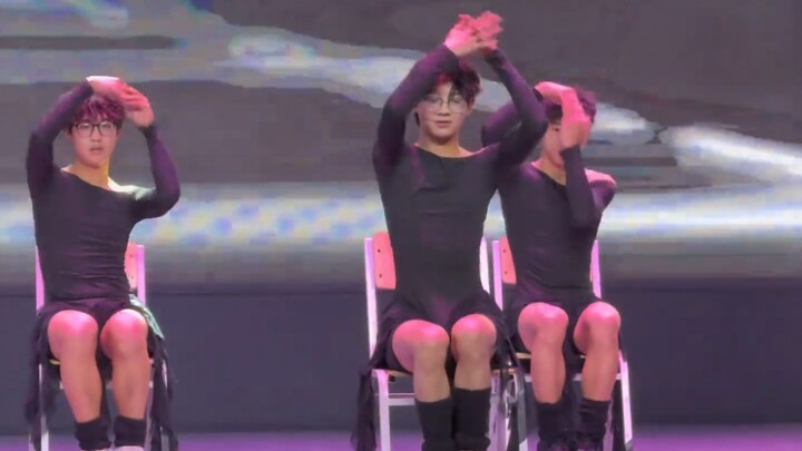 Điểm lại những màn trình diễn “cực phẩm” trong gala Tết Dương lịch 2025, người cuối cùng thực sự “gâ