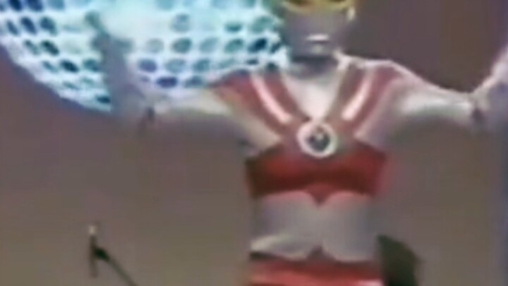 ฉากที่โด่งดังของอุลตร้าแมน-(เอซ สตรีท แดนซ์)