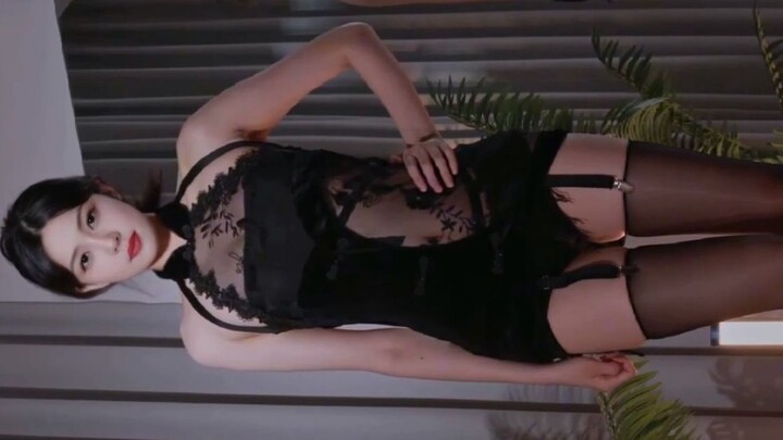 Bạch Lộc đổi mặt bằng AI