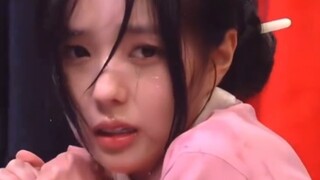 Không phải, sự tương phản này dường như còn hấp dẫn hơn nữa đấy!