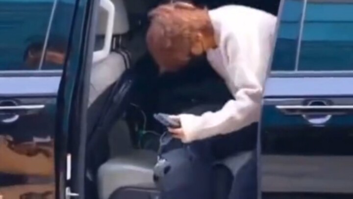 Thần tượng yêu thích rớt hạng ào ào