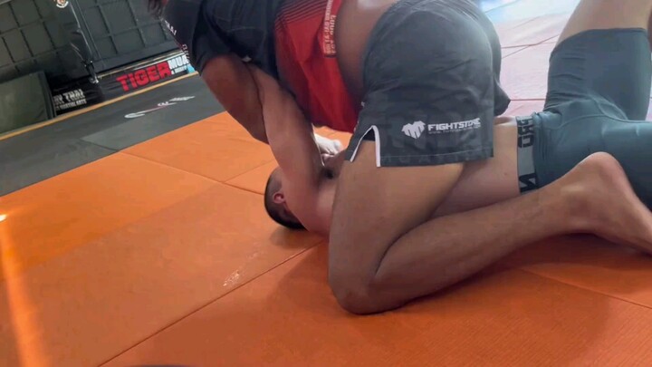 Đấu võ đối kháng! Muay Thái vs Jiu-Jitsu Brazil