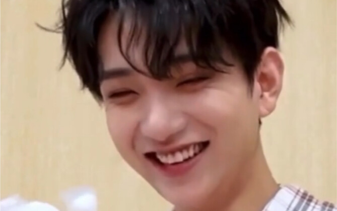 [Hong Jisoo] Swipe: My smile isn’t a smile.