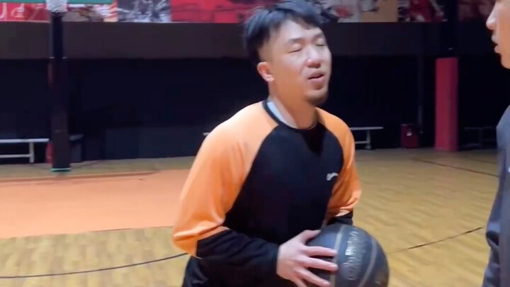 “Malam yang tadinya membosankan, tapi begitu berlari, angin pun muncul”