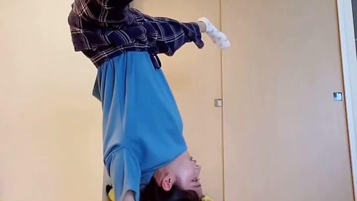 High-value hip-hop Bgirl girl practice is so cute
