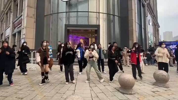 Ketika sekelompok orang kpop berkumpul...