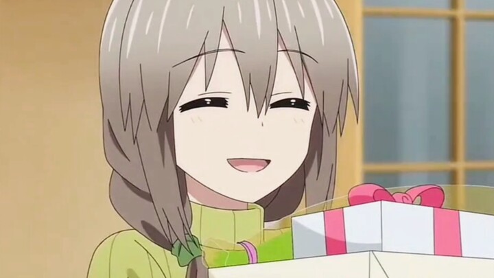 This young mom’s three kids all take after her—her eldest daughter even inherited her killer figure!