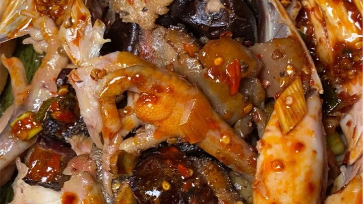 I finally tracked down the beggar’s chicken from the movie—and it seriously tastes insanely deliciou