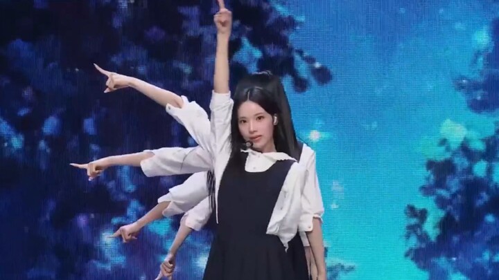 A tribute to his girlfriend? RESCENE’s Ka Mei’s new song choreography evokes the passage of time.