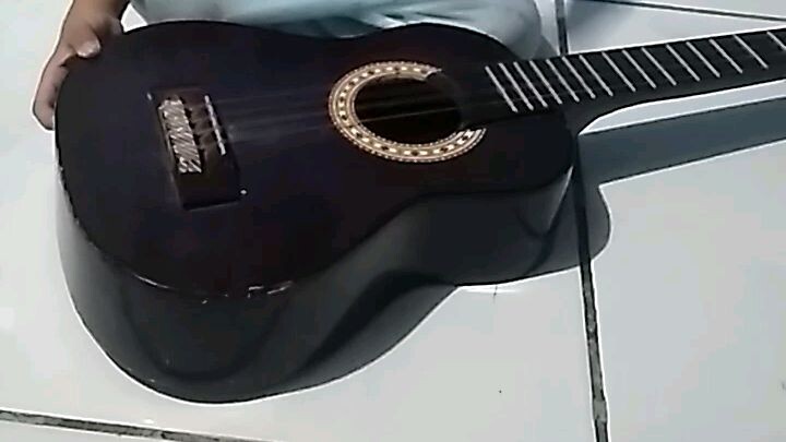 agan belajar main gitar