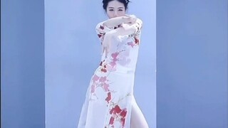 A collection of highly fluent Ni Shui Han custom dances