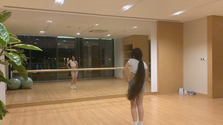 นักเรียนมัธยมต้นคัฟเวอร์เพลง "Pink Venom" ของ Blackpink