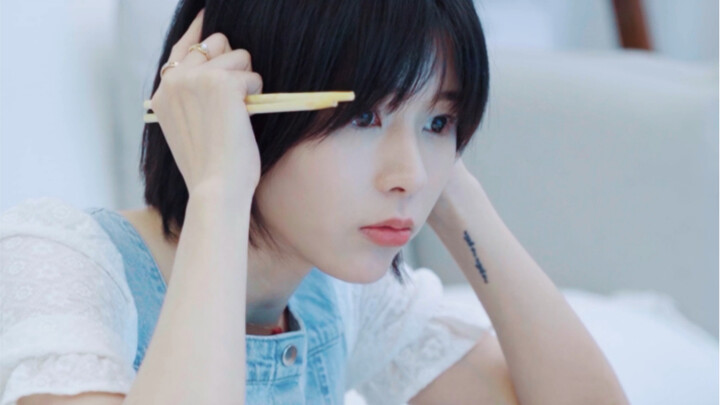 Is the boyfriend from the screen... stepping out?!