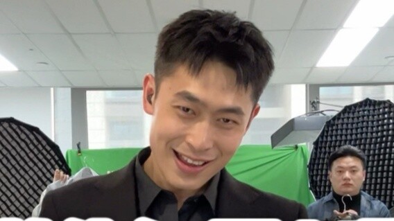 คุณเฉิน - วันนี้เราจะแจกขนมให้แฟนๆ ทุกคน