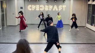 [Bai Xiaobai] Phòng tập gương vũ đạo "Dễ cháy và bùng nổ"