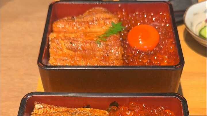 This eel restaurant is located in Osaka’s nostalgic Hozenji Yokocho, renowned for its rustic charm a