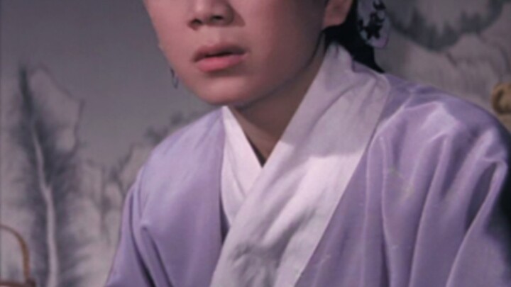 “There are so many young girls who see me as a guy. When they see me, they look at me like this—\(//
