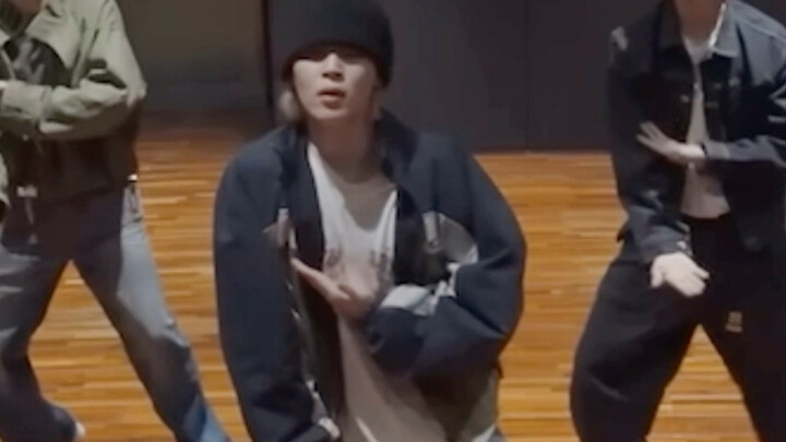 BTS “2.0” Wing Dance Practice Room | “The details are on a whole other level”