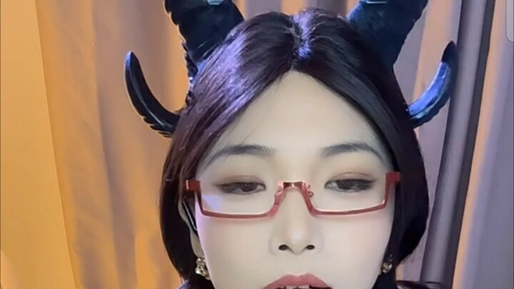 Vũ điệu giã tỏi của ma nữ quyến rũ