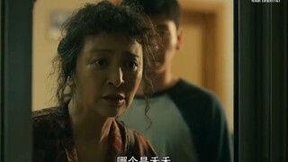 这就是血缘关系吧，孩子病了，奶奶着急，孩子只要亲爹抱抱