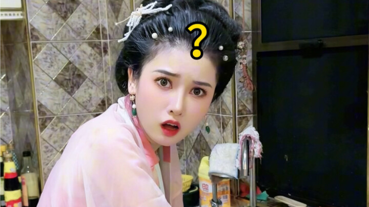 Bạn thân mến, có một anh chàng với khuôn mặt đầy lông và cái miệng hung dữ đang chửi rủa mọi người m