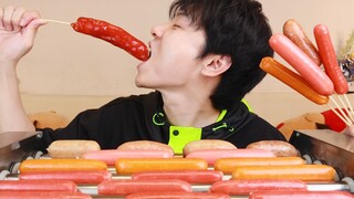 I finally found the same grilled sausages as those on the street! I can now enjoy grilled sausages a