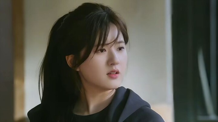 Kamu mungkin tidak selalu bersinar terang, tapi selalu hangat dan penuh cahaya.