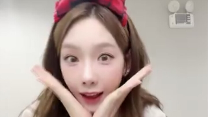 【Kim Tae-yeon】Sao nhún nhảy giỏi vậy! Thử thách Please x3 ｜240814 Tae-yeon cập nhật hai video trên t