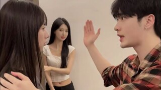 别逼一个最爱你的人即兴表演..