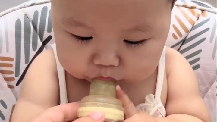 Before, I’d just lick fruit to taste it; this was the first time I used a teething toy and actually 