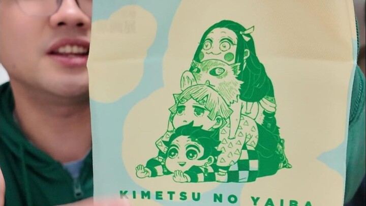 This is seriously my favorite Demon Slayer Gashapon right now...