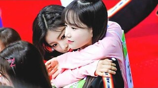 IZONE Kang Hyewon (강혜원) X Jo Yuri (조유리) / Hyeyul Moment part 4