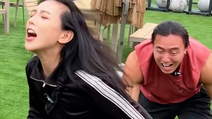 Sekali marah, langsung jadi si pemuja yang menyanjung.