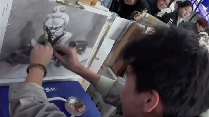 كيف يتعامل طلاب الفنون الأكبر سنًا مع توجيهات المعلمين؟