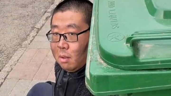 บันทึกชีวิตในวัยเด็กของท่านอ๋องตานจิ้น ที่เคยเร่ร่อนอยู่ข้างถนน