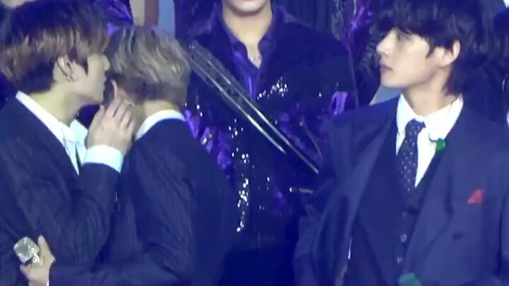 ไลน์เล็กสุดของบังทัน “โจมตีสองทาง”